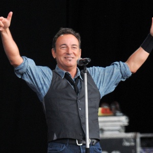 Bruce Springsteen agradece ao público do Hard Rock Calling, no Hyde Park, em Londres, na Inglaterra (14/7/2012)