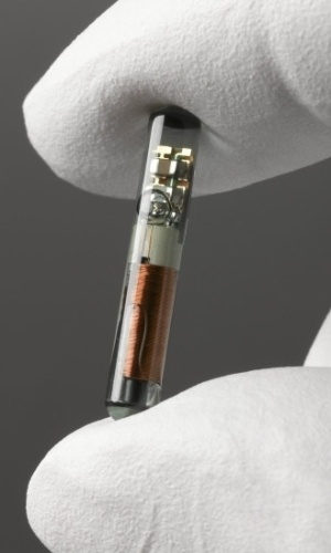 A exposição mostra também as tecnologias de ponta, como o microchip implantado no antebraço do professor Kevin Warwick, que permite que ele controle a luz e abra portas automaticamente - Science Museum, London