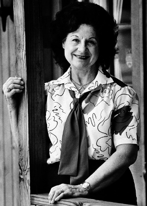 Cantora country Kitty Wells em foto de arquivo de 1986 - Mark Humphrey/AP