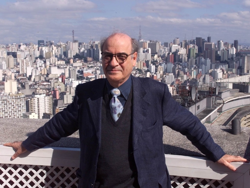 O cartunista, cujo nome real é Joaquin Salvador Lavado, no topo do Edifício Itália em visita a São Paulo. Filho de imigrantes espanhóis, já foi chamado de Quino logo após nascer na Argentina para distingui-lo de seu avô Joaquín Tejón, com quem descobriu sua vocação ao desenho aos 3 anos - Ormuzd Alves/Folhapress