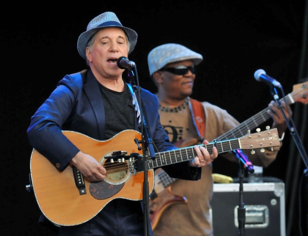 Paul Simon faz show no Hyde Park, em Londres, para comemorar os 25 anos do álbum "Graceland" (15/7/12)