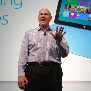 Steve Ballmer, diretor executivo da Microsoft, apresenta o Office 365 em em San Francisco, Califórnia - Jeff Chiu/AP 