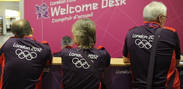 Voluntários da Olimpíada de 2012, em Londres, também trabalharam em aeroporto