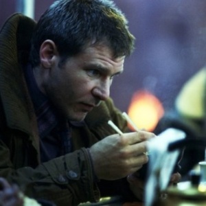 Harrison Ford em cena de "Blade Runner - O Caçador de Androides" (1982) - Divulgação