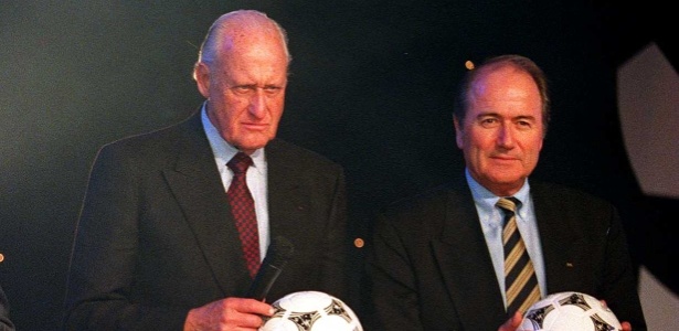 João Havelange, então presidente da Fifa, e Joseph Blatter, atual mandatário, na Copa - Getty Images