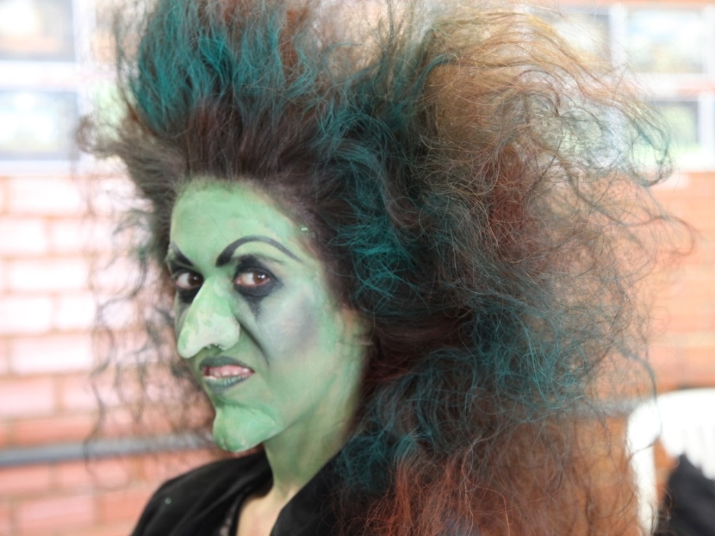 Maria Clara Gueiros transforma-se em Bruxa Má do Oeste em "O Mágico de Oz" (2012) - Edgar Duvivier/Divulgação