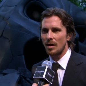 A ator Christian Bale (Bruce Wayne/Batman) na pré-estreia europeia de "Batman: O Cavaleiro das Trevas Ressurge" em Londres (18/7/12) - Reprodução