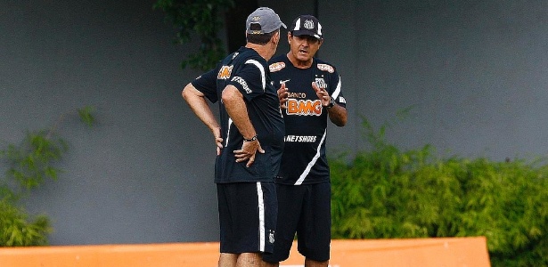 "Do que adianta contratarmos muitos, pagar caro e depois mandar embora?", disse Muricy  - Divulgação/Santos FC