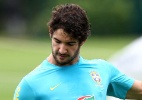 Alexandre Pato treina ao lado de titulares e marca dois gols de cabeça - Divulgação/Mowapress