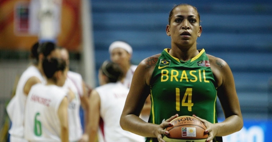 Érika, jogadora de basquete da seleção brasileira