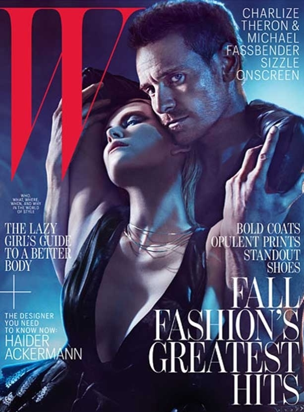 Sensuais, Charlize Theron e Michael Fassbender estampam capa de revista (julho/2012)
