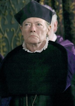 Simon Ward como o bispo Stephen Gardiner na série "The Tudors" - Divulgação