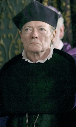 Simon Ward como o bispo Stephen Gardiner na série "The Tudors" - Divulgação