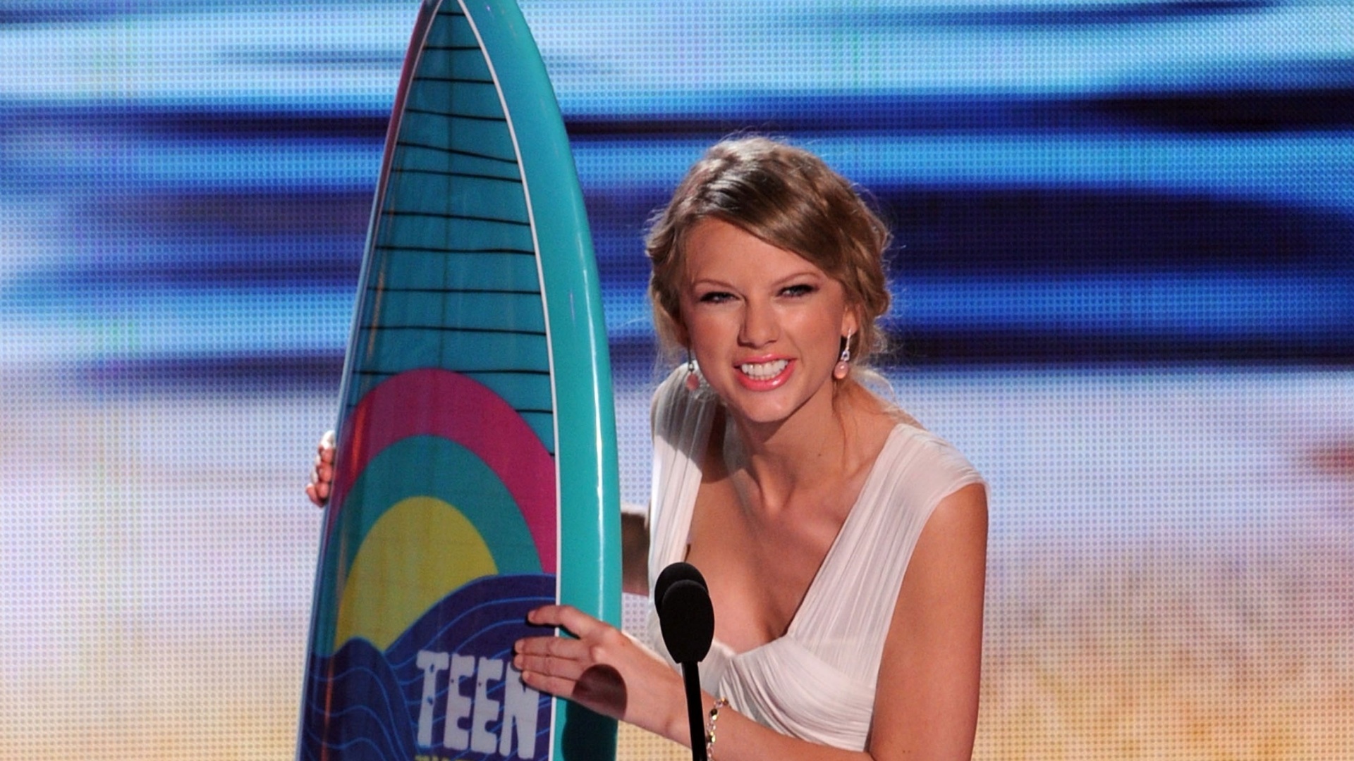 Taylor Swift ganha cinco prêmios do Teen Choice Awards, em Los Angeles (22/7/12) - Getty Images