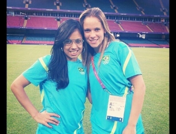 Maurine e Erika, jogadoras da equipe de futebol feminino, fizeram trabalho de reconhecimento em Cardiff, aonde o Brasil estréia contra Camarões