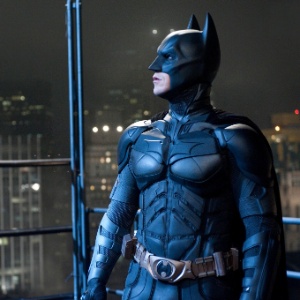 Batman (Christian Bale) em cena de "Batman: O Cavaleiro das Trevas Ressurge" - Divulgação