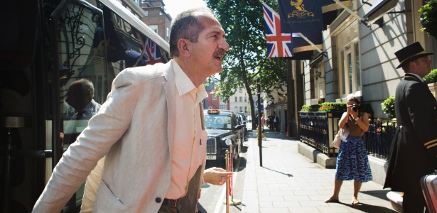 Ministro do Esporte Aldo Rebelo chega a Londres, onde acompanhará a abertura das Olimpíadas-2012