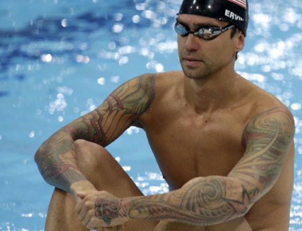 Norte-americano Anthony Ervin fechou os braços com tatuagens