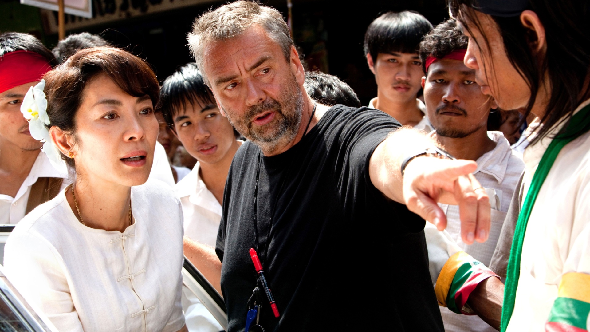 O cineasta responsável por filmes como "O Quinto Elemento" e "O Profissional" assina a produção, que conta com a atriz Michelle Yeoh no papel principal - Paris Filmes / Divulgação