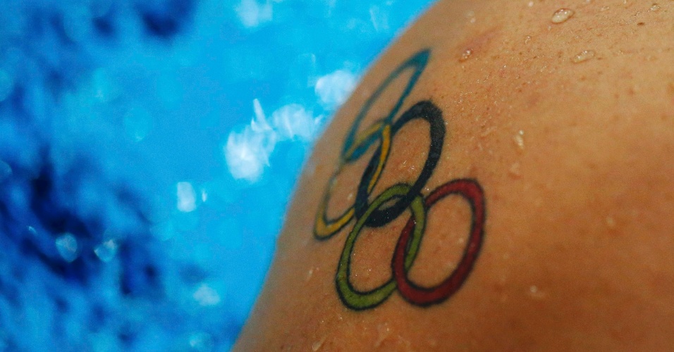 Ryan Cochrane, do Canadá, exibe tatuagem de anéis olímpicos (26/07/12)