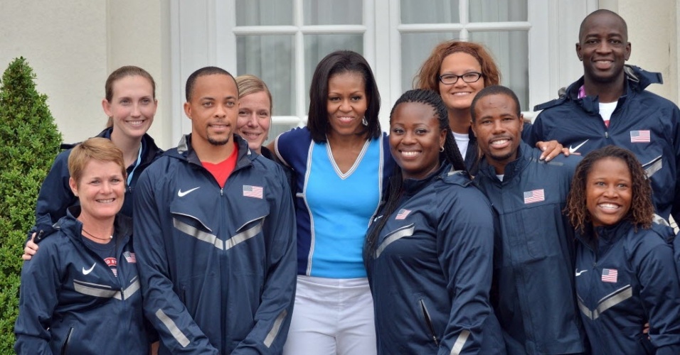A primeira-dama dos EUA Michelle Obama, visitando os atletas norte-americanos em Londres (27/07/2012)