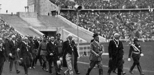 Adolf Hitler durante a cerimônia de abertura dos Jogos Olímpicos de Berlim, em 1936 - France Press