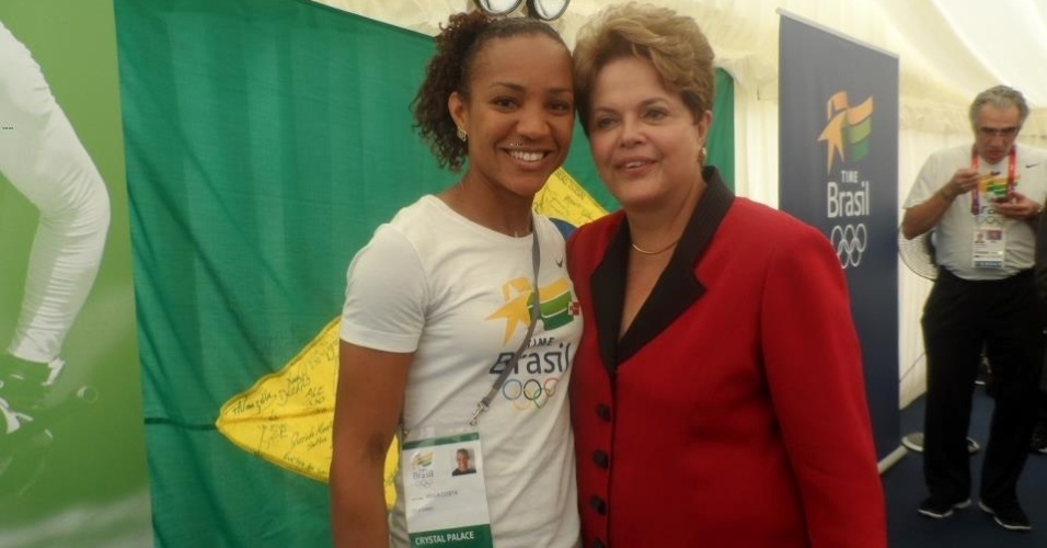Atleta Keila Costa posta foto ao lado da presidente Dilma Rousseff em Londres