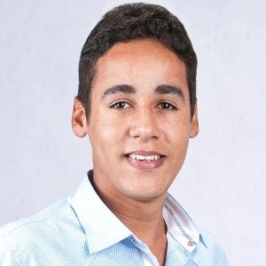 Elvson Teixeira de Melo, 20, de Traipu (AL), é o candidato mais jovem a disputar um cargo de prefeito