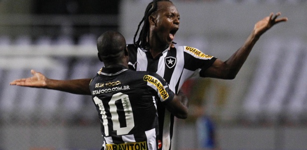 Andrezinho diexou as vaias no passado e volta ao Botafogo com status de "salvador" - Wagner Meier/AGIF 