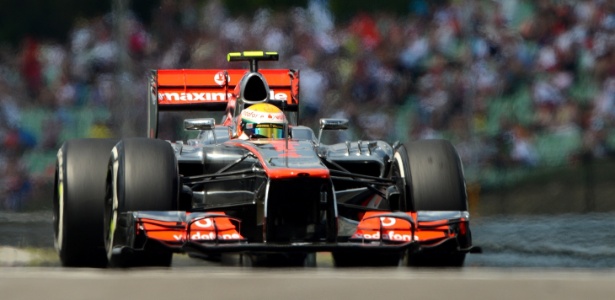 Lewis Hamilton dominou 3 períodos da classificação no GP da Hungria e ficou com pole - AFP PHOTO / DIMITAR DILKOFF