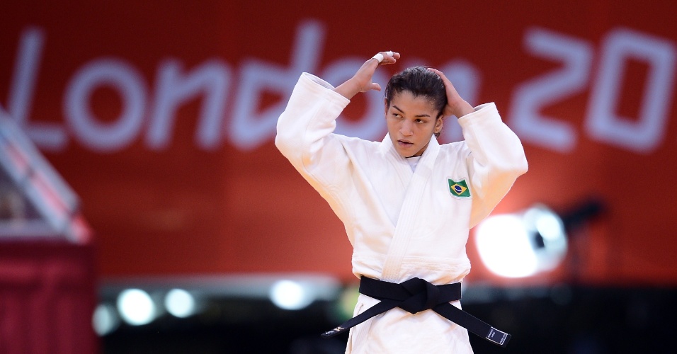 Sarah Menezes avançou à terceira rodada ao vencer a francesa Laetitia Payet com um yuko na categoria até 48 kg