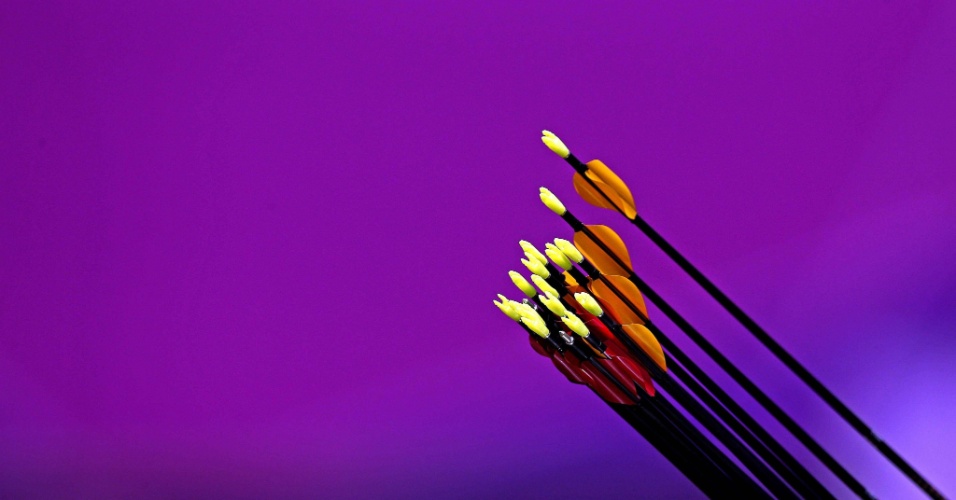 30.jul.2012 Detalhe das flechas de um competidor no torneio de tiro com arco dos jogos Olímpicos de Londres, no Reino Unido