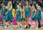 Austrália faz cesta do meio da quadra, leva jogo para prorrogação, mas perde para a França - AFP PHOTO / MARK RALSTON