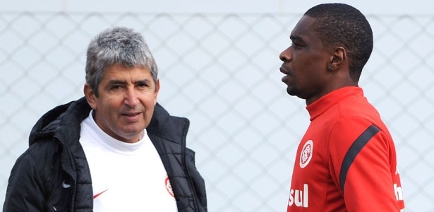 Juan marcou até gol de bicicleta em treino, mas ainda não convenceu Dunga para voltar - Edu Andrade/Agência Freelancer