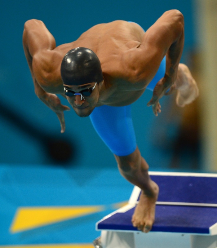 Outro brasileiro, Nicolas Oliveira, já havia escolhido a cor azul para nadar as eliminatórias dos 100 m livre