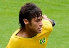 Destaque nos jornais espanhóis, Neymar diz: "não sei quando vou jogar na Europa" - AFP PHOTO / ANDREW YATES
