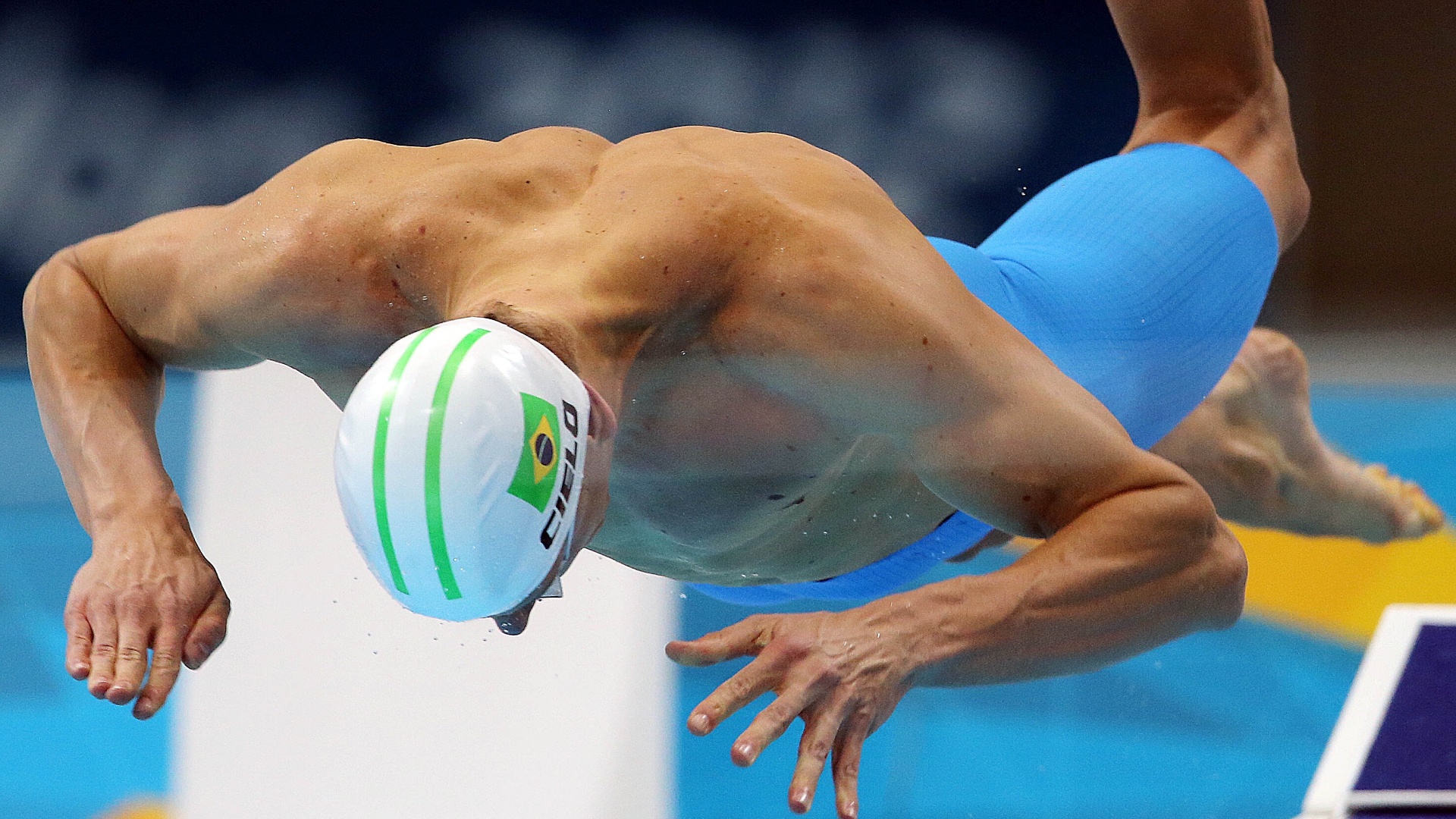 Nadador Cesar Cielo larga para a prova dos 100 metros livres nos Jogos Olímpicos de Londres