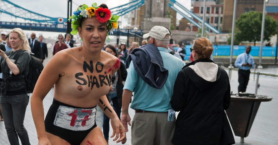 As mulheres do grupo Fêmen fizeram nesta quinta-feira seu primeiro protesto em Londres desde que os Jogos Olímpicos começaram (02/08/2012)