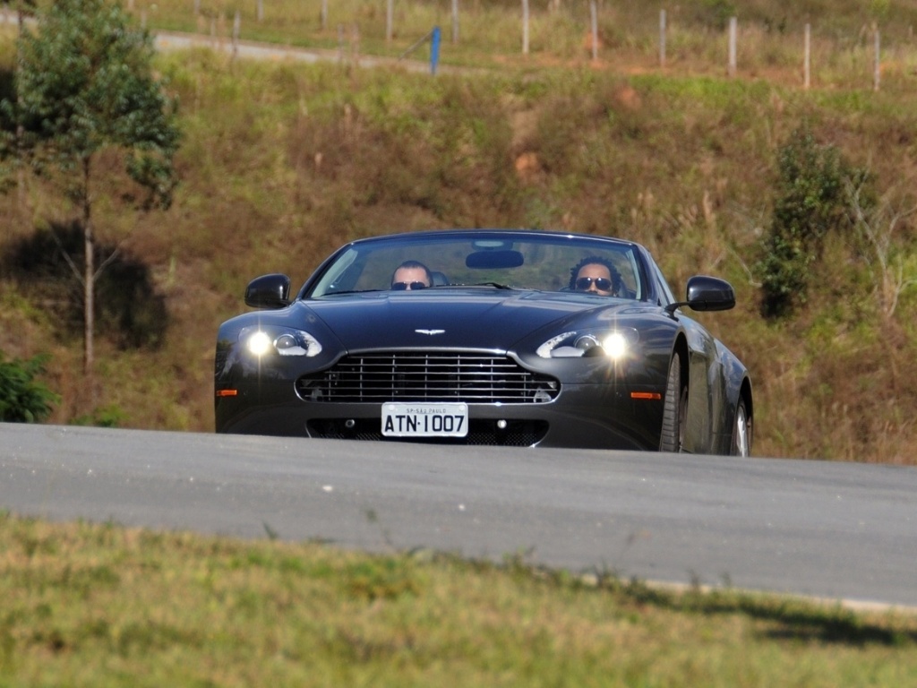 Aston Martin Vantage V8 Roadster - Murilo Góes/UOL