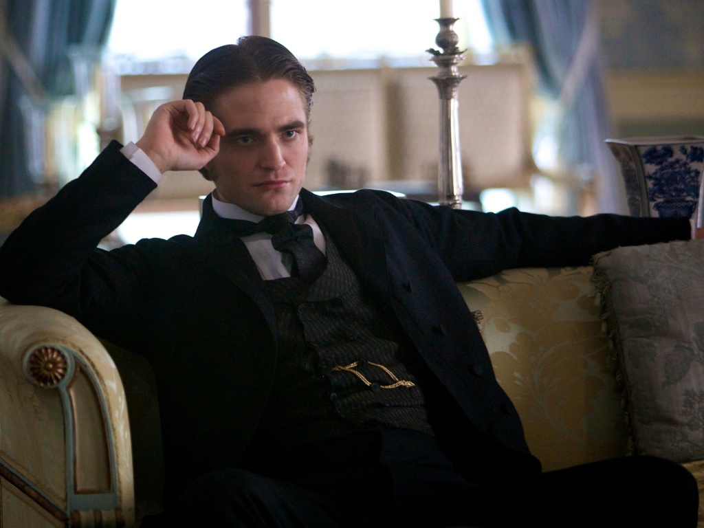 Robert Pattinson volta às telas pela primeira vez após o escândalo que envolveu a atriz Kristen Stewart - Califórnia Filmes / Divulgação