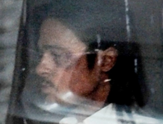 O ator Brad Pitt é fotografado com o olho roxo no set de filmagens de seu novo filme, "The Counselor", dirigido por Ridley Scott, em Londres. O ator faz um traficante de drogas no longa (1/8/12)