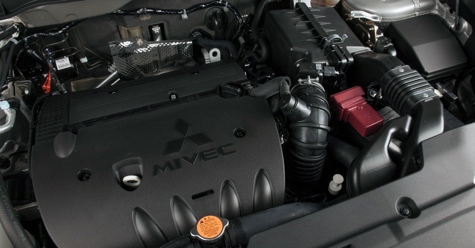 O motor do carro fabricado nos EUA é o mesmo que o do modelo brasileiro (importado do Japão): 2.0 16V com 160 cv e 20,1 kgfm de torque
