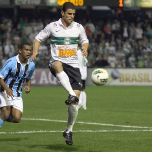Atacante Leonardo começa a treinar nesta sexta-feira, mas será apresentado somente na segunda - Site oficial do Coritiba
