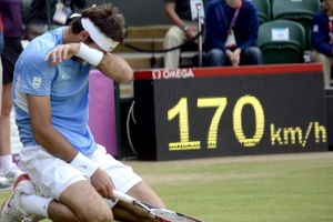 Juan Martin del Potro lamenta ponto perdido na derrota para Roger Federer na semifinal da Olimpíada