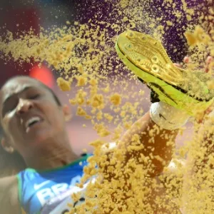 Keila Costa faz sua participação na eliminatória da prova de salto triplo dos Jogos Olímpicos - undefined