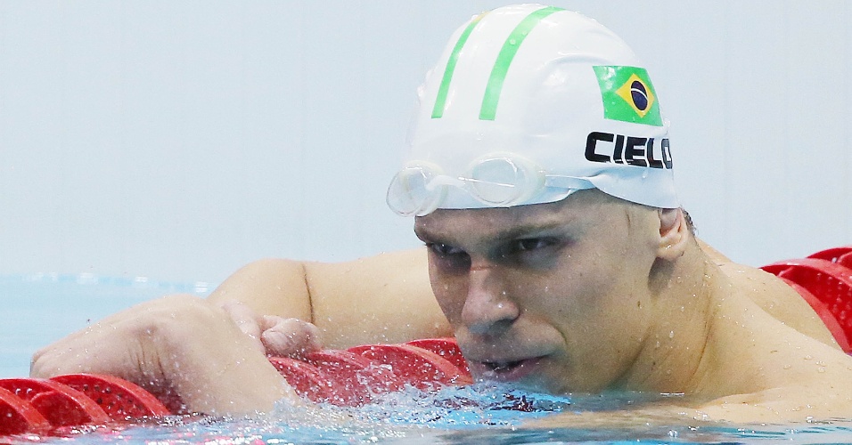 Nadador brasileiro Cesar Cielo após terminar a prova dos 50 metros livres na terceira colocação nos Jogos Olímpicos de Londres