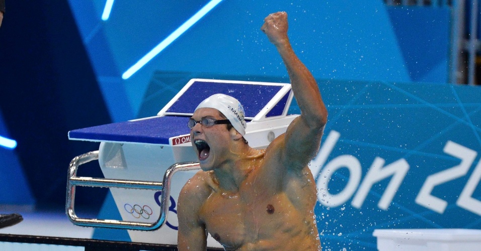 Nadador francês Florent Manaudou comemora vitória nos 50 metros livre dos Jogos de Londres