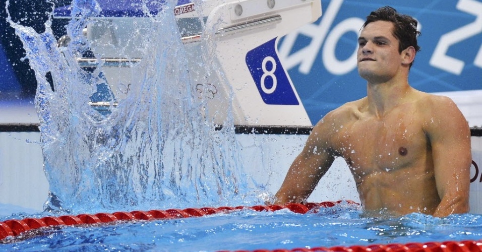 O nadador francês Florent Manaudou comemora vitória na final dos 50 m em Londres