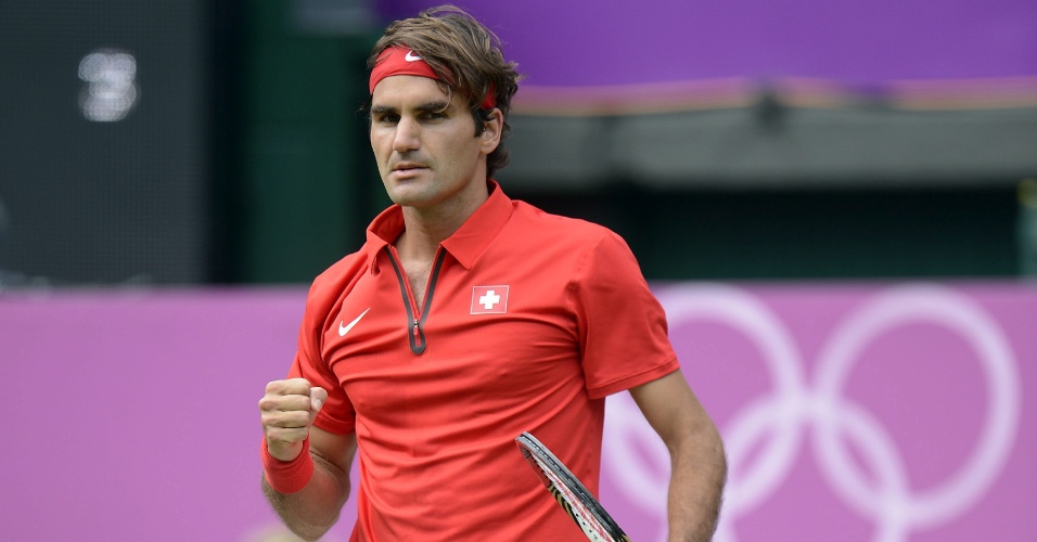 Roger Federer vibra em ponto contra Juan Martin Del Potro na semifinal dos Jogos Olímpicos