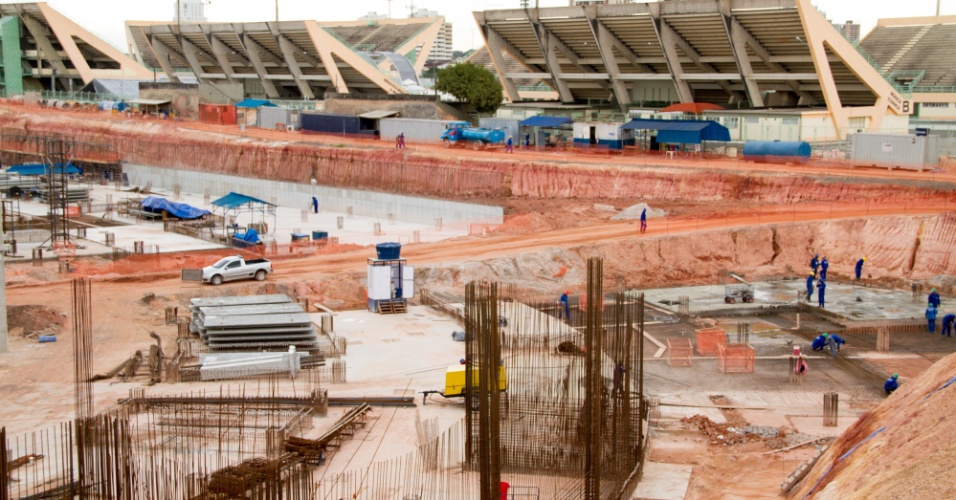 As obras da Arena da Amazônia, em Manaus (AM), sede de quatro jogos da Copa do Mundo, atingiram 42% de conclusão em julho de 2012
